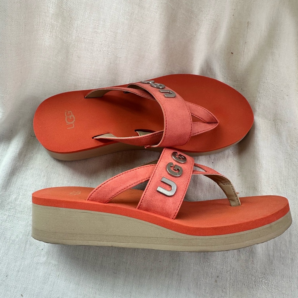 UGG Australia Luna Logo Charm Wedge Flip Flop Sandals - Sz 7 - Color: Salmon